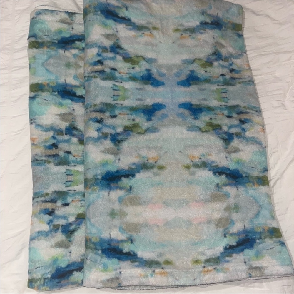Laura Park Watercolor wintergreen fleece blanket
